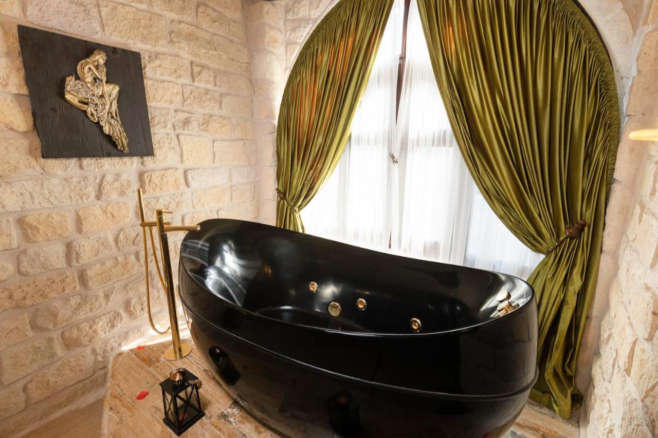 Elysion Cave Hotel 2*