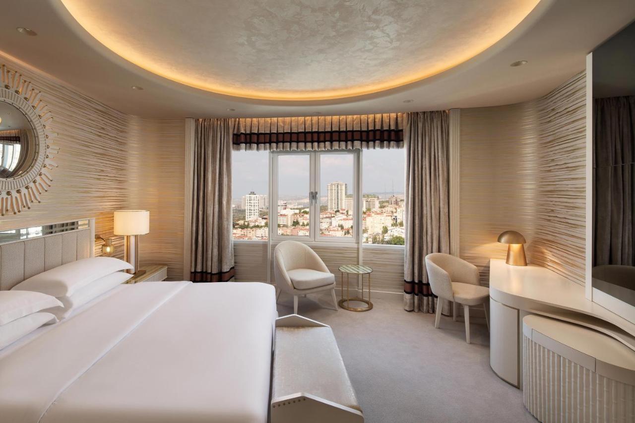 Hotel Sheraton & Convention Center 5*