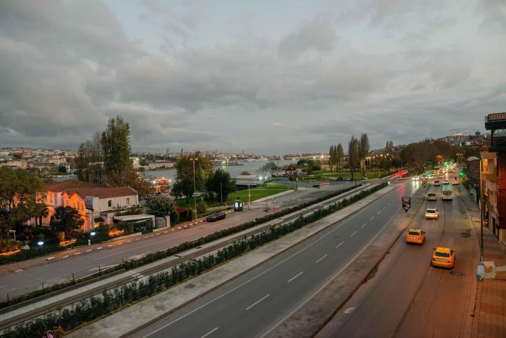 Waterfront By The Tram - Terrace With Dome & Golden Horn View In Fatih