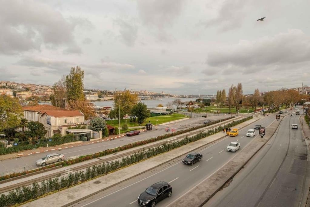 Waterfront By The Tram - Terrace With Dome & Golden Horn View In Fatih * Istanbul