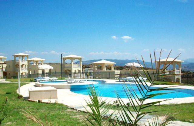 Flamingo Country Club Apartment Complex *