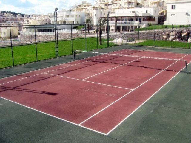 Flamingo Country Club Apartment Complex *