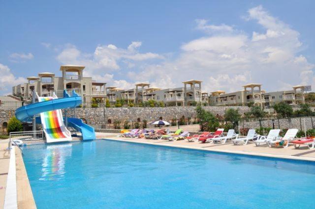 Flamingo Country Club Apartment Complex Apartment *