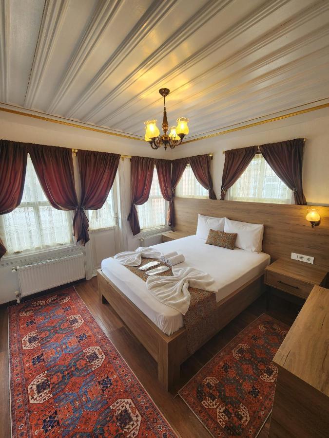 Kadikoey White House Hotel