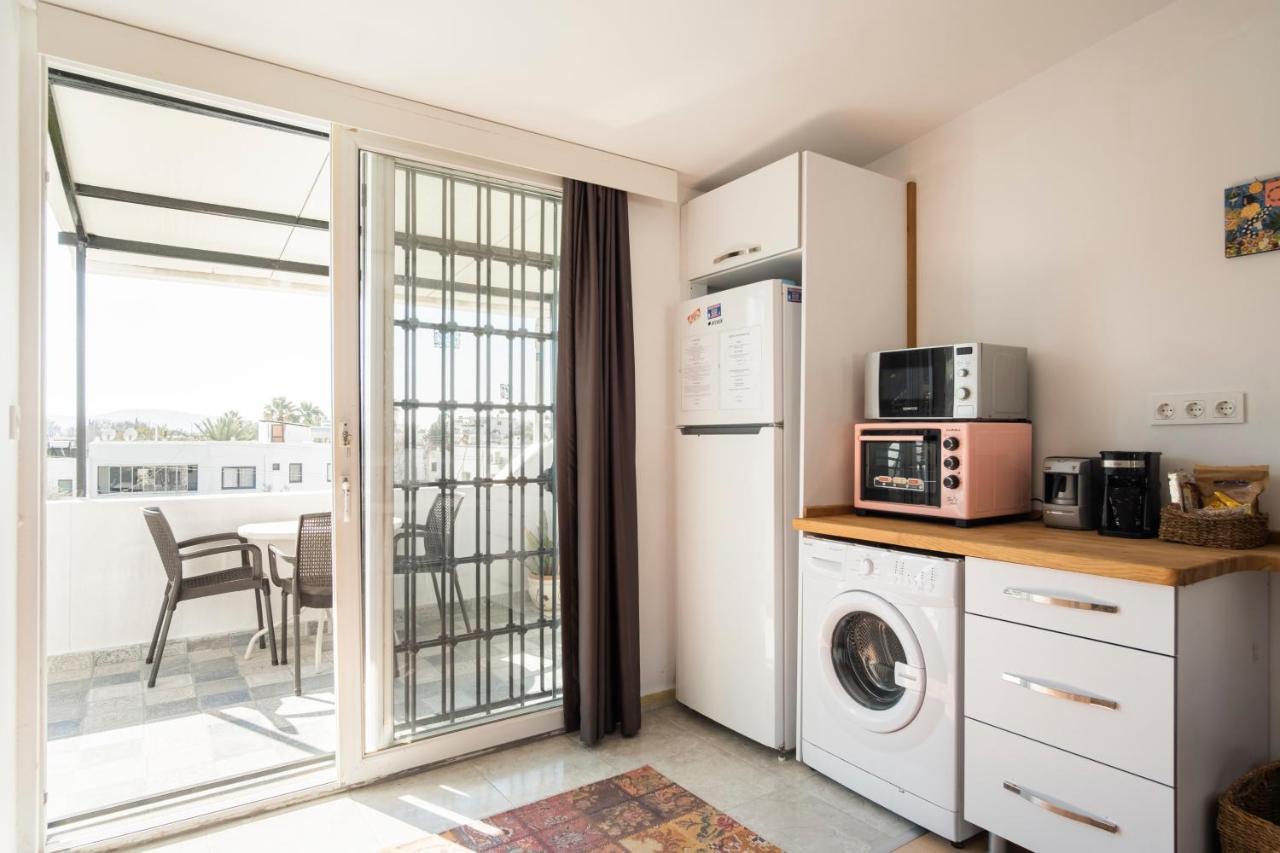 Apartment Central, Cozy, Comfy, 1br House, Free Parking & Fast Wi-fi, 4ppl