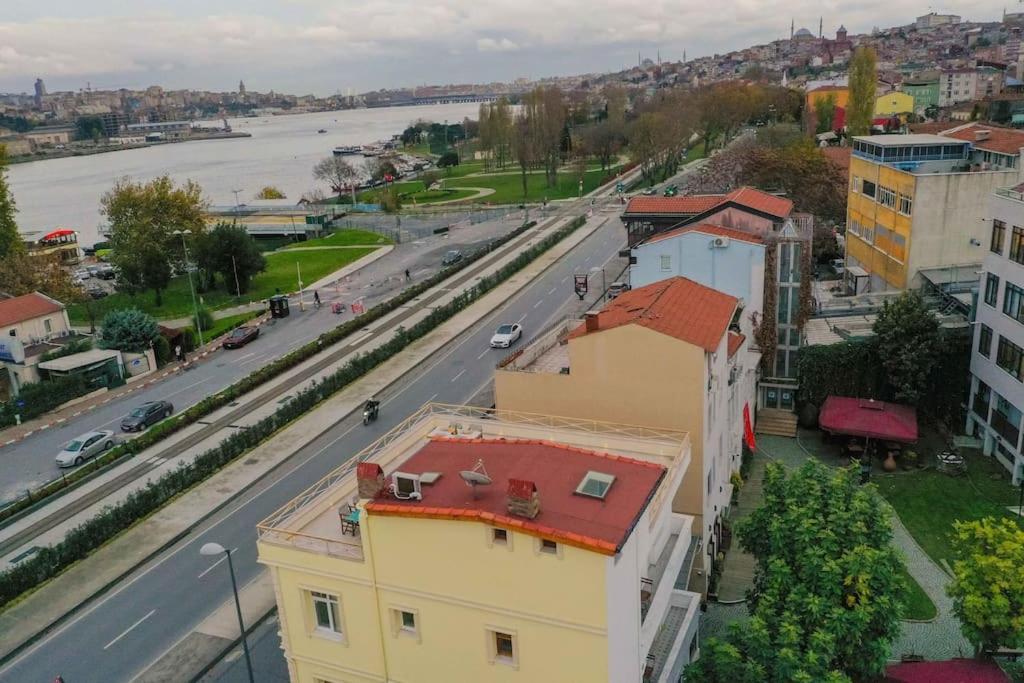 Apartment Waterfront By The Tram - Terrace With Dome & Golden Horn View In Fatih *