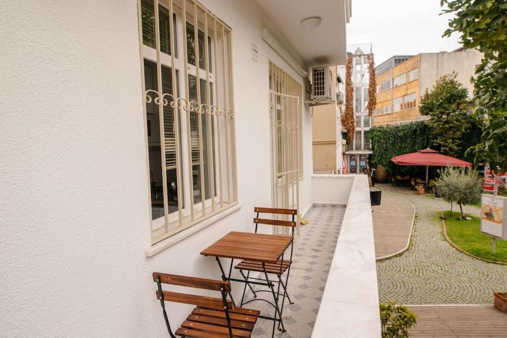Apartment Waterfront By The Tram - Terrace With Dome & Golden Horn View In Fatih Istanbul
