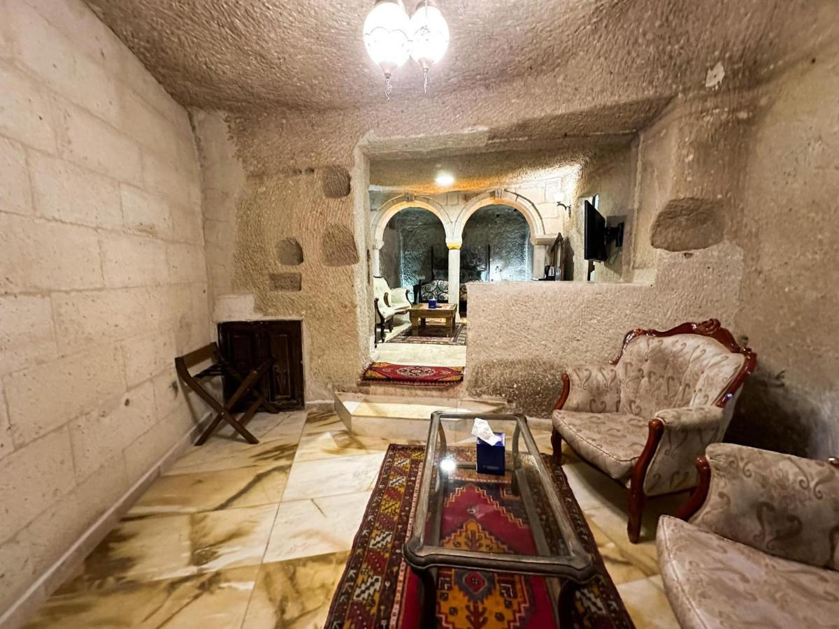 Hotel Shoestring Cave House