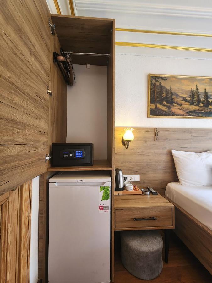 Kadikoey White House Hotel