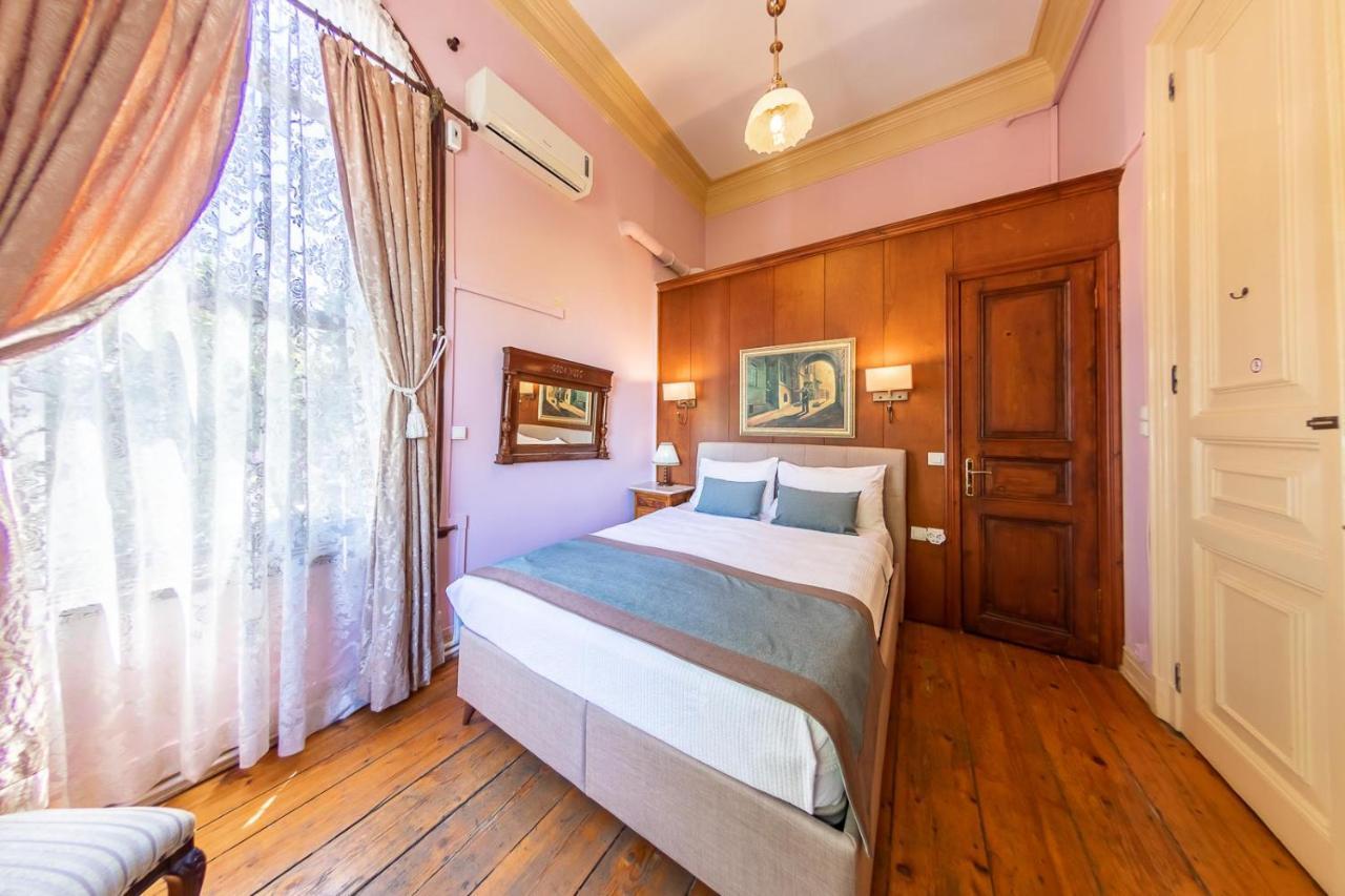 Hotel Bueyuekada Anastasia Meziki History Mansion
