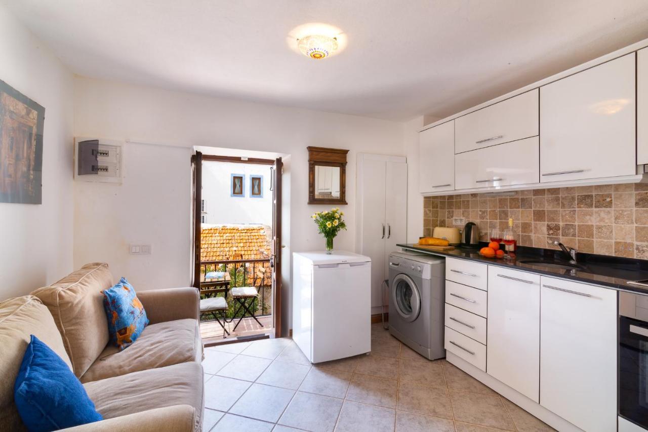 Apartment Pembe