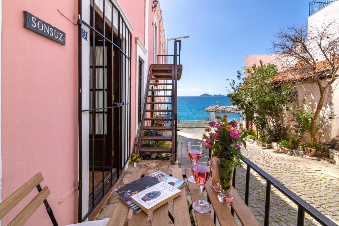Pembe Apartment *