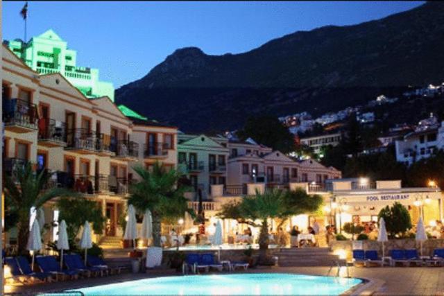 Pirat 3* Kalkan