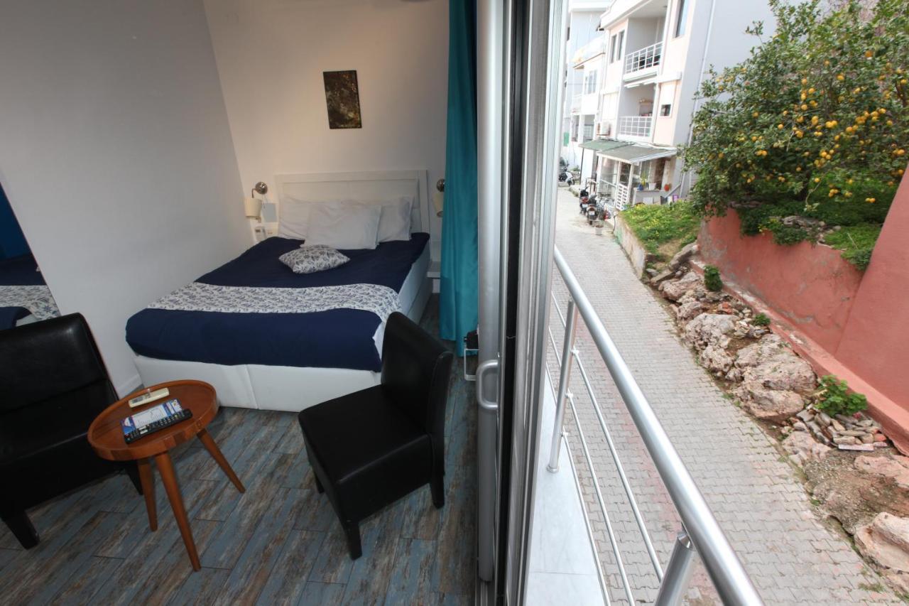 Larimar Hotel *