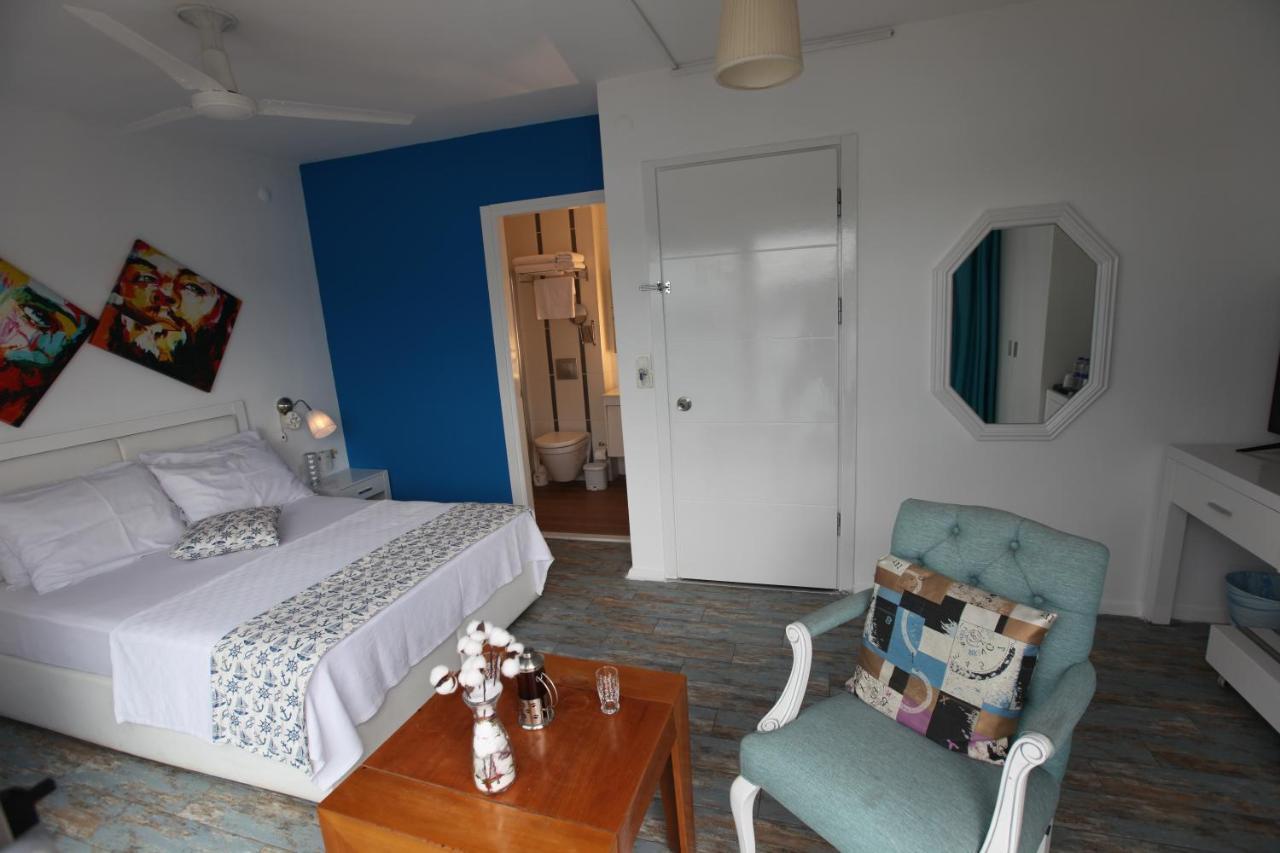 Hotel Larimar *