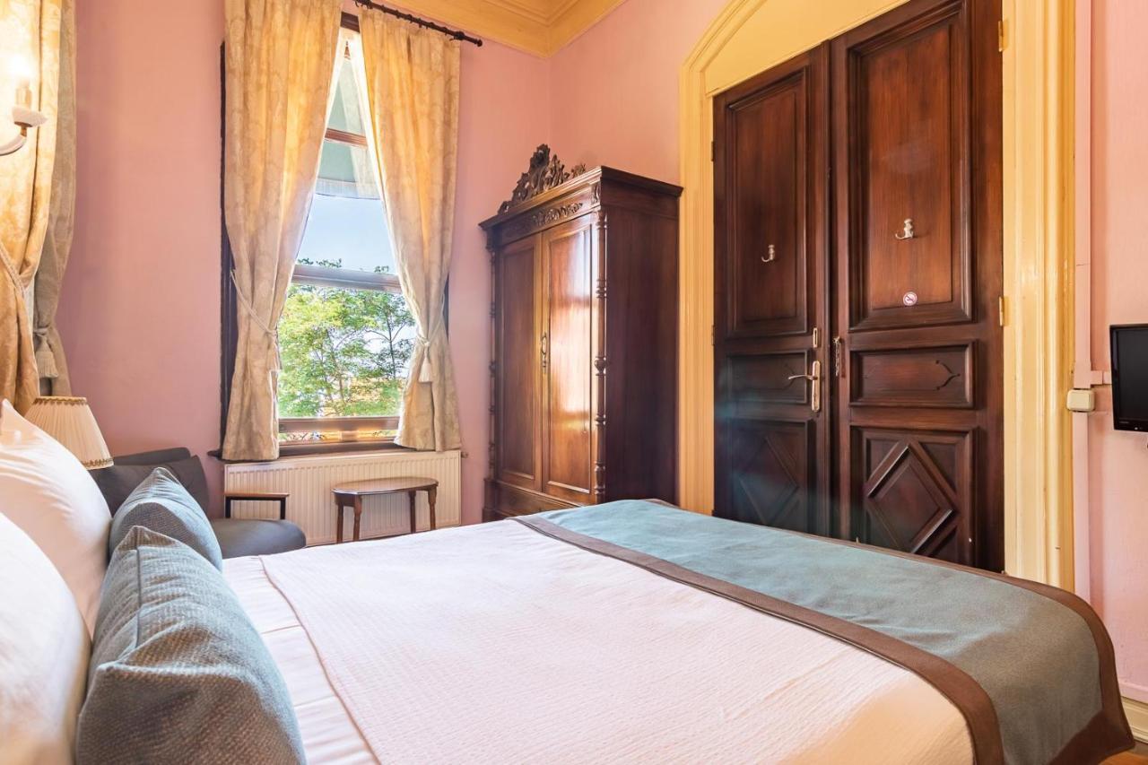 Hotel Bueyuekada Anastasia Meziki History Mansion