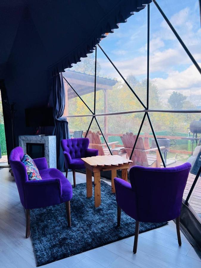 Me-ga Glamping