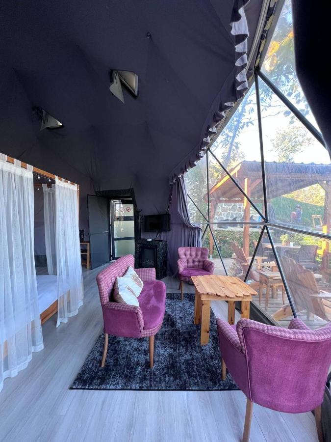 Campsite Me-ga Glamping *