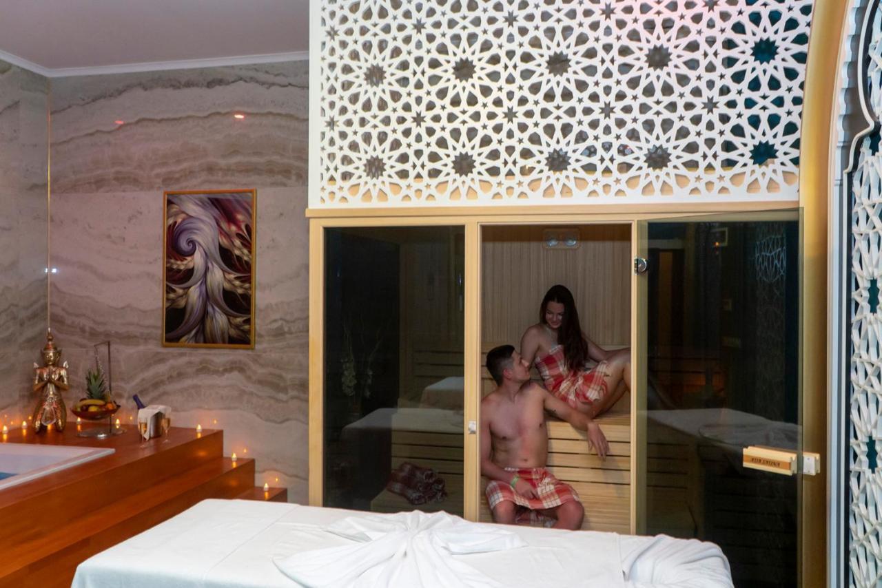 Hotel Adalya Art