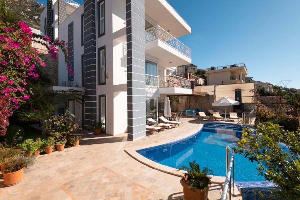 Villa 4 Bedroom Luxury In With Great Sea Views