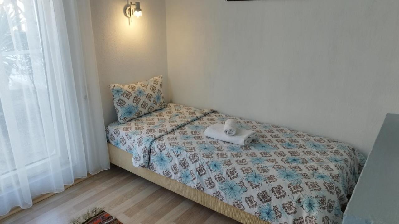 Cemils Guest house *