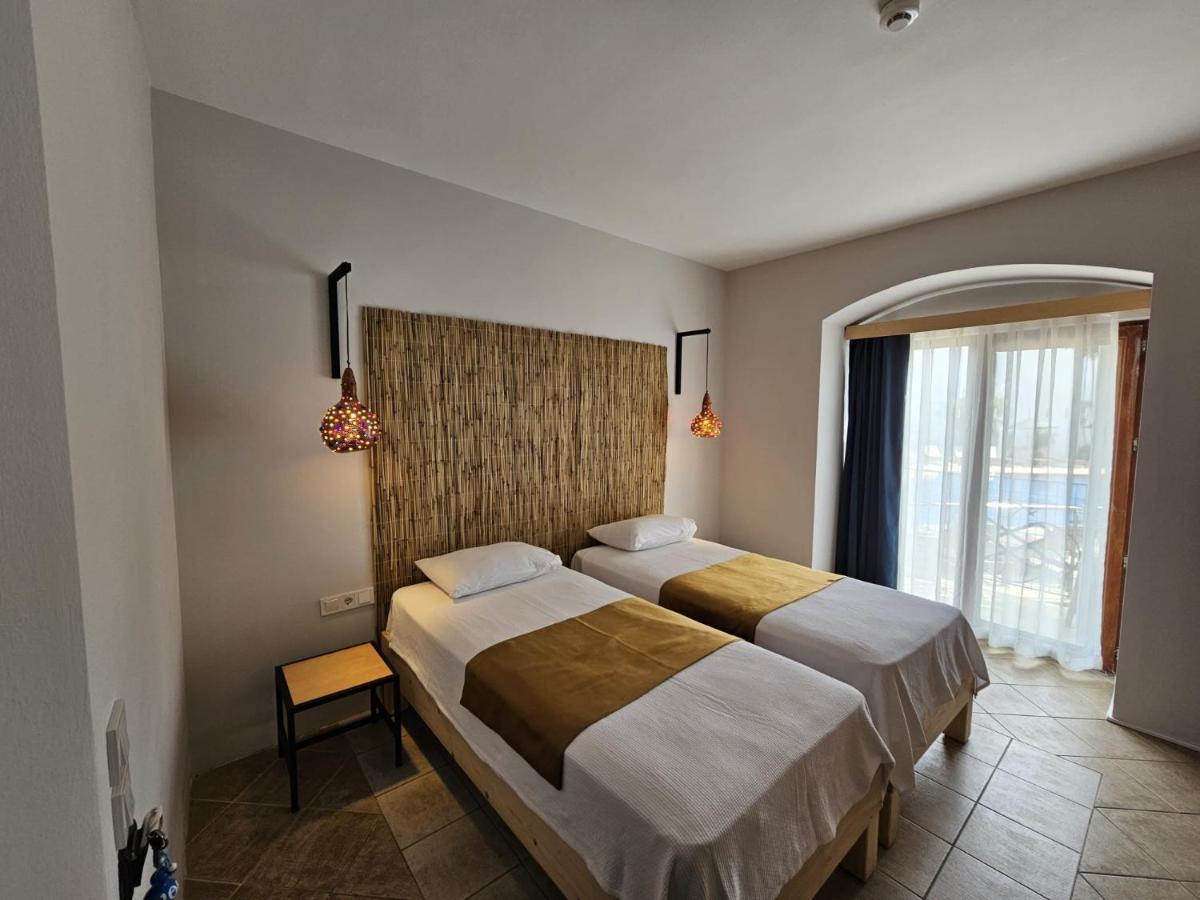 Serpina (adults Only) 3*