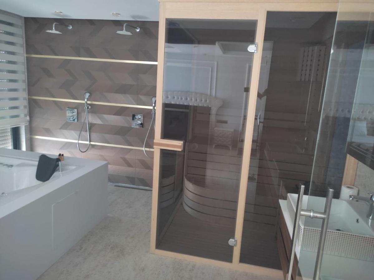 Elite Admiral Premium Residences *