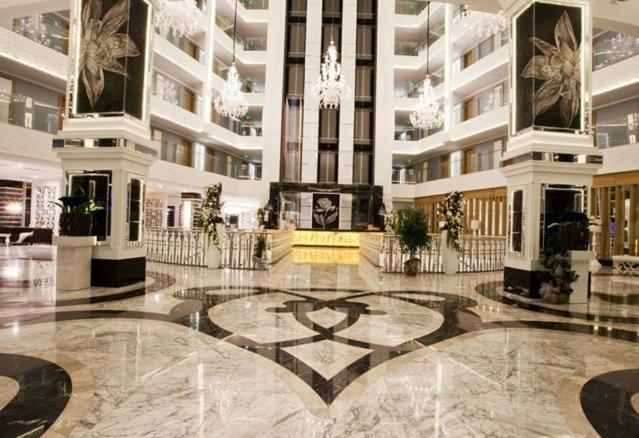 Q Premium Hotel 4*