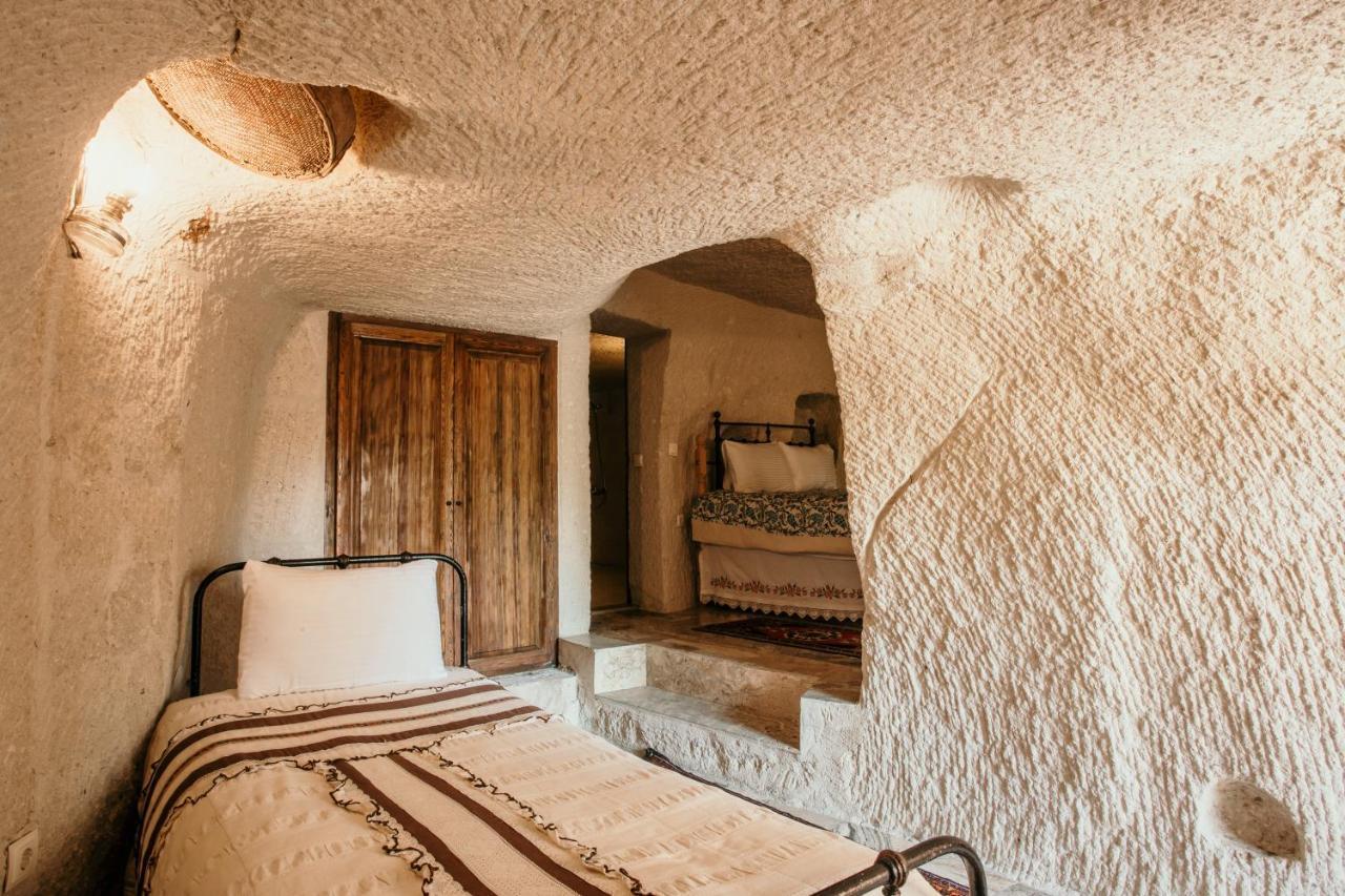 Village Cave House 2*
