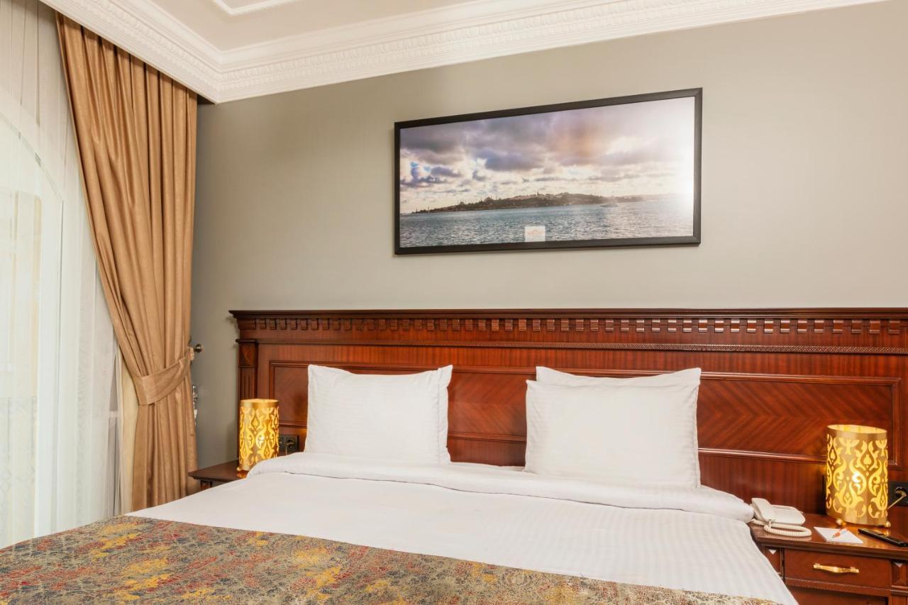 The Magnaura Palace Hotel