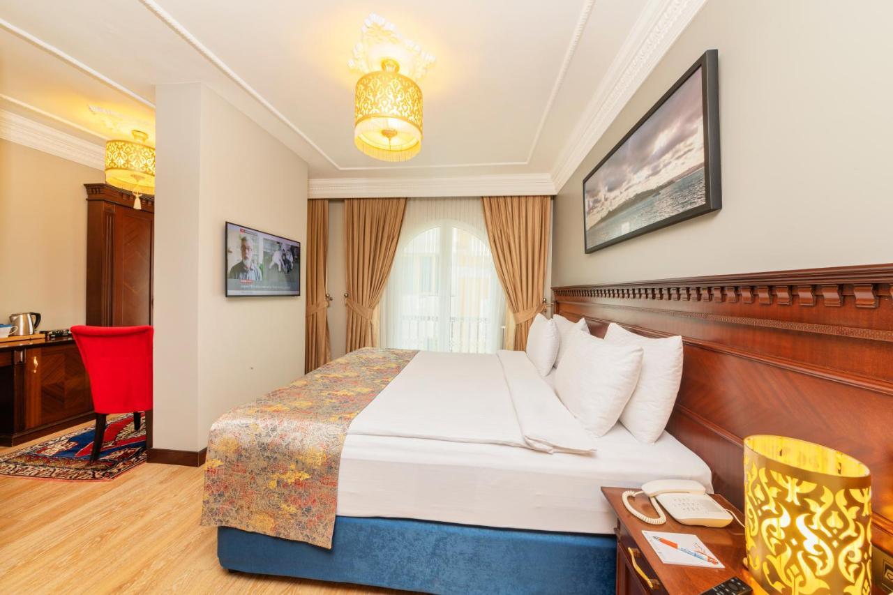 The Magnaura Palace Hotel