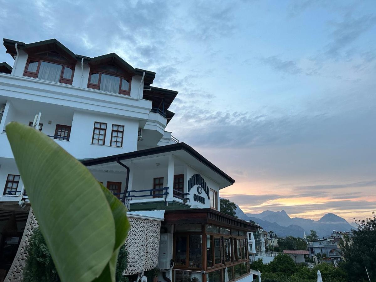 Aparthotel Naturella 3*