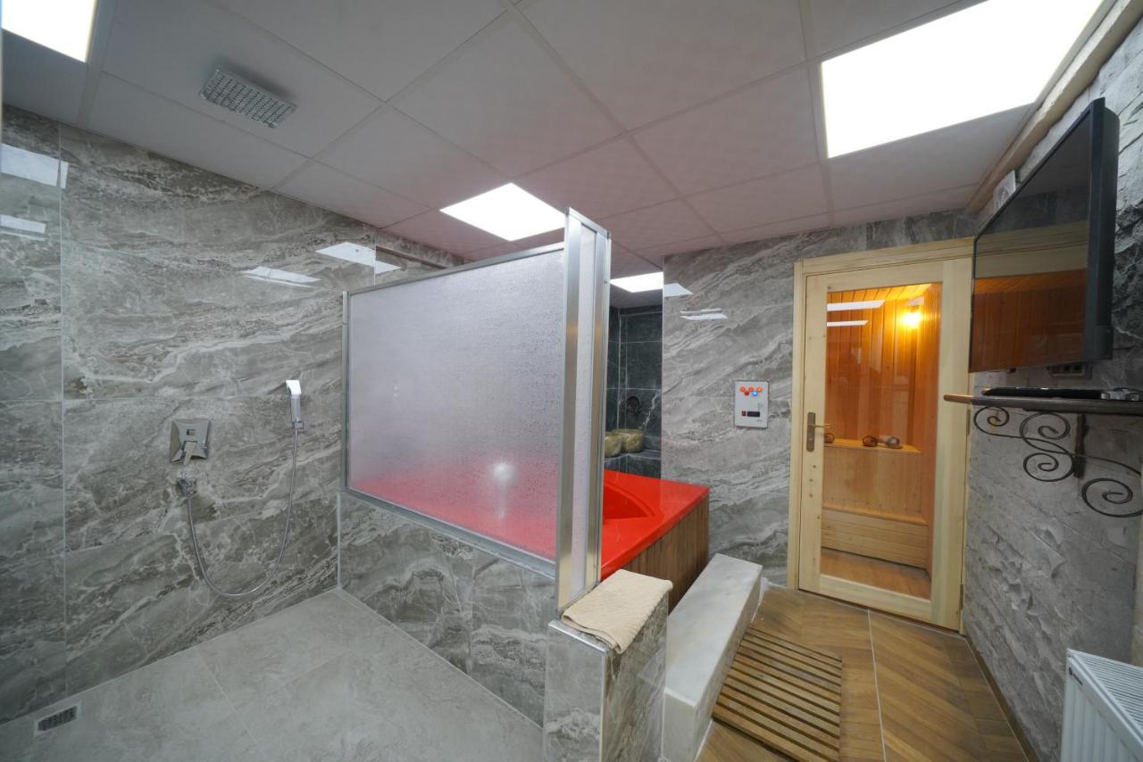 Cave Rooms&pool Hotel 2*