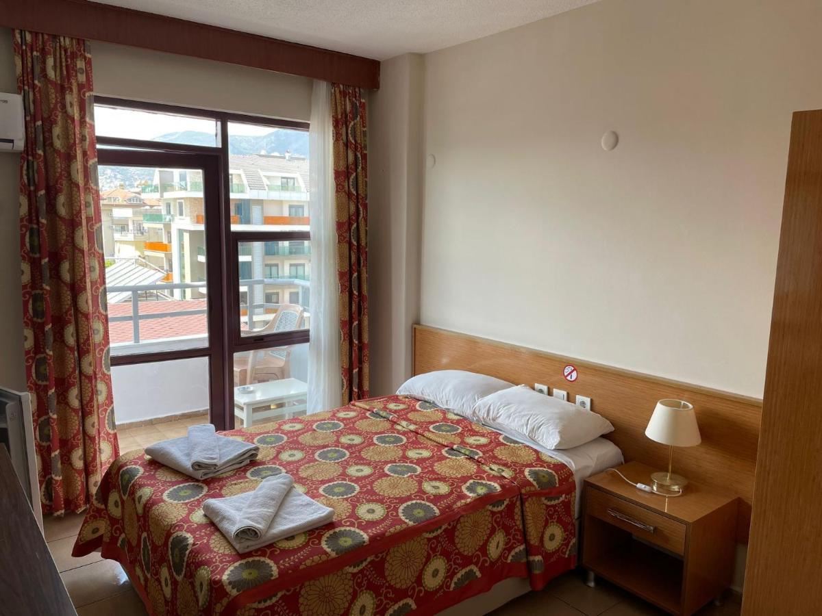 Hotel Rosella 3*