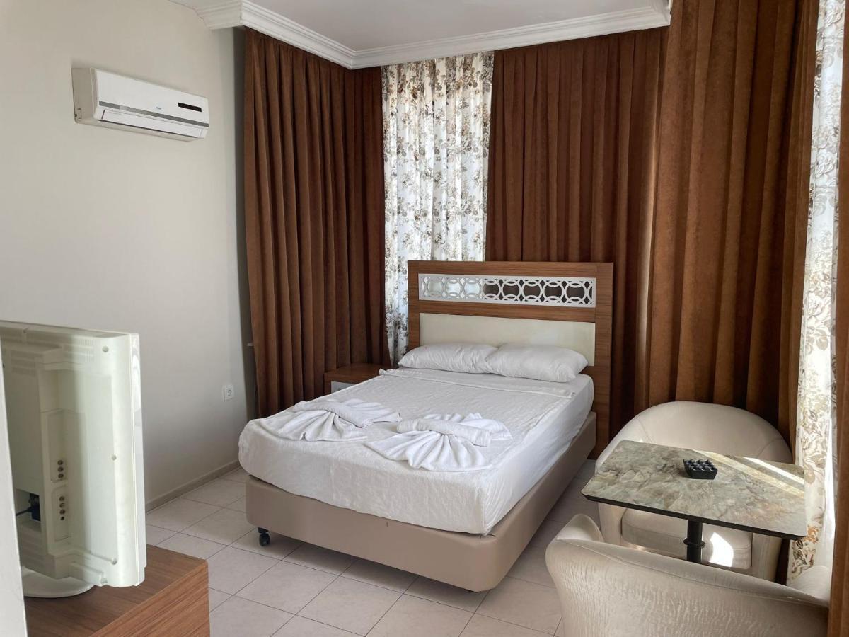 Rosella Hotel 3*