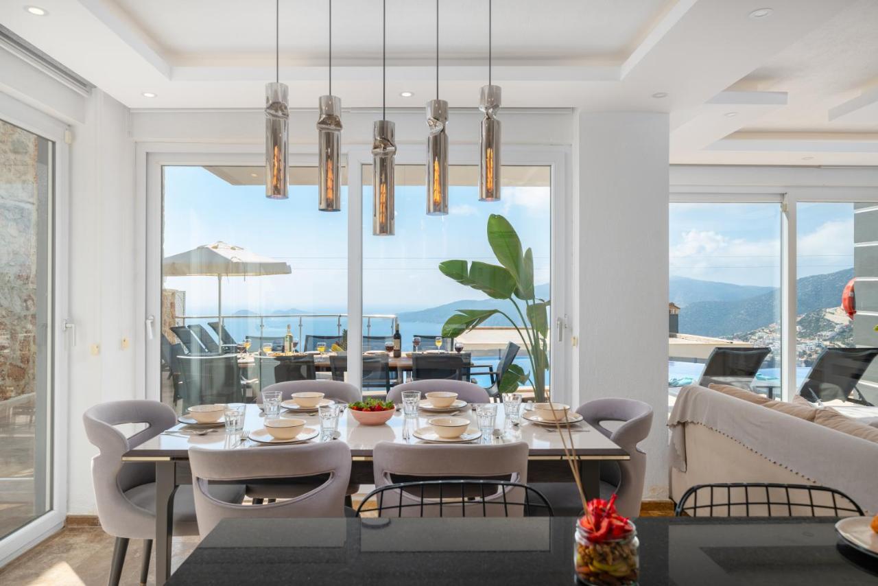 Luxury 5 Bedroom In Great Sea Views *