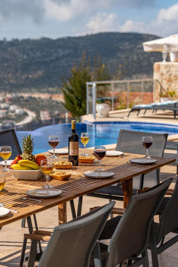 Luxury 5 Bedroom In Great Sea Views