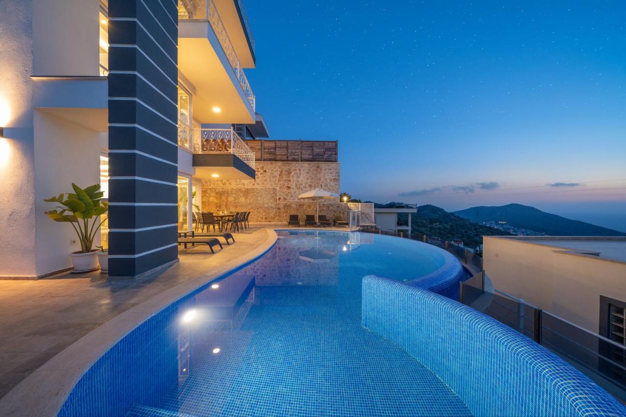 Luxury 5 Bedroom In Great Sea Views Villa *