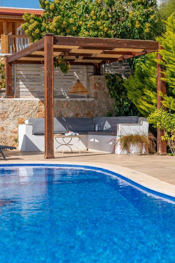 Luxury 5 Bedroom In Great Sea Views *