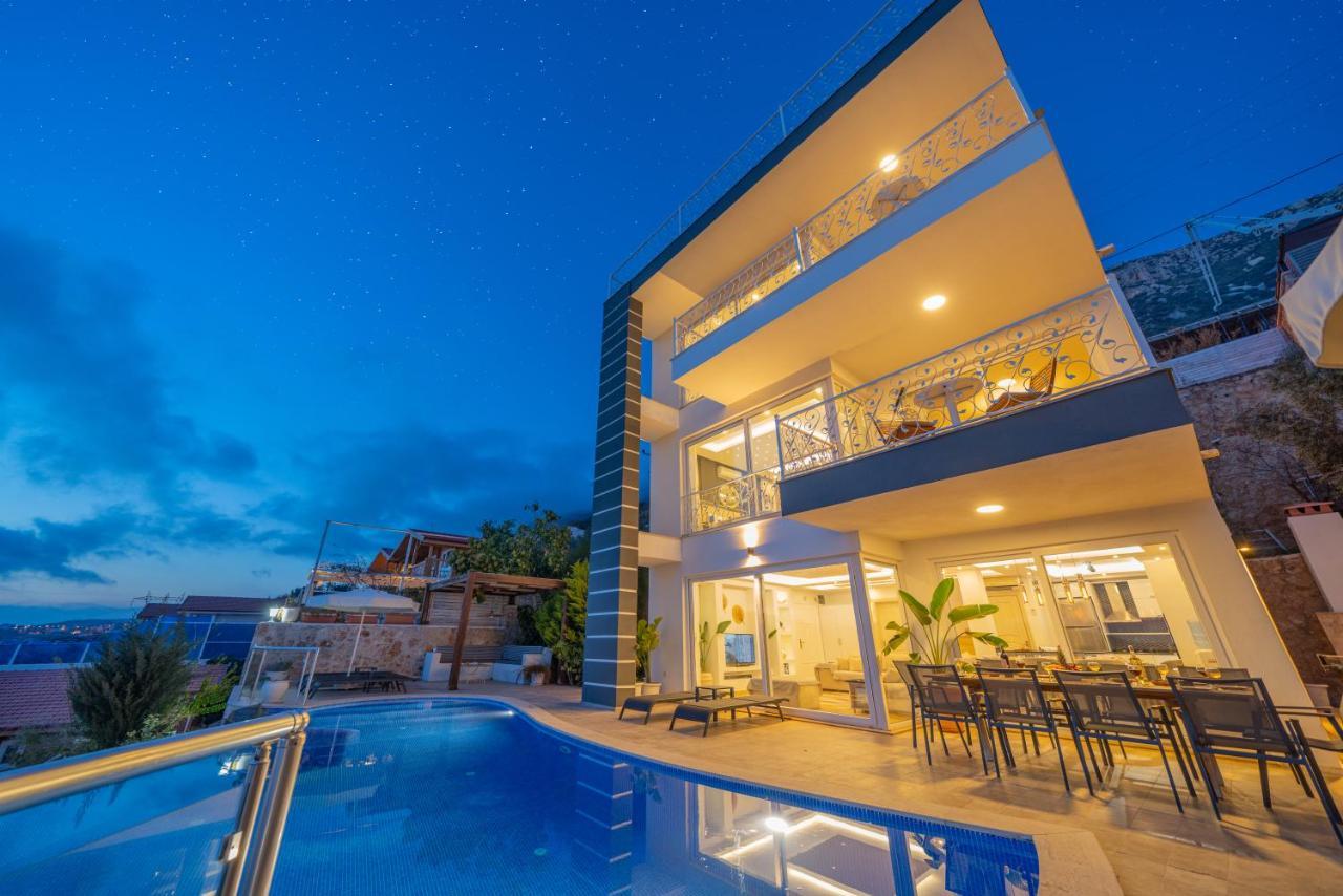 Luxury 5 Bedroom In Great Sea Views Villa