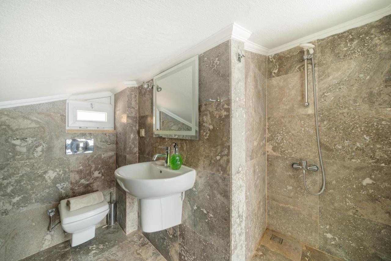 Villa Luxury 5 Bedroom In Great Sea Views *