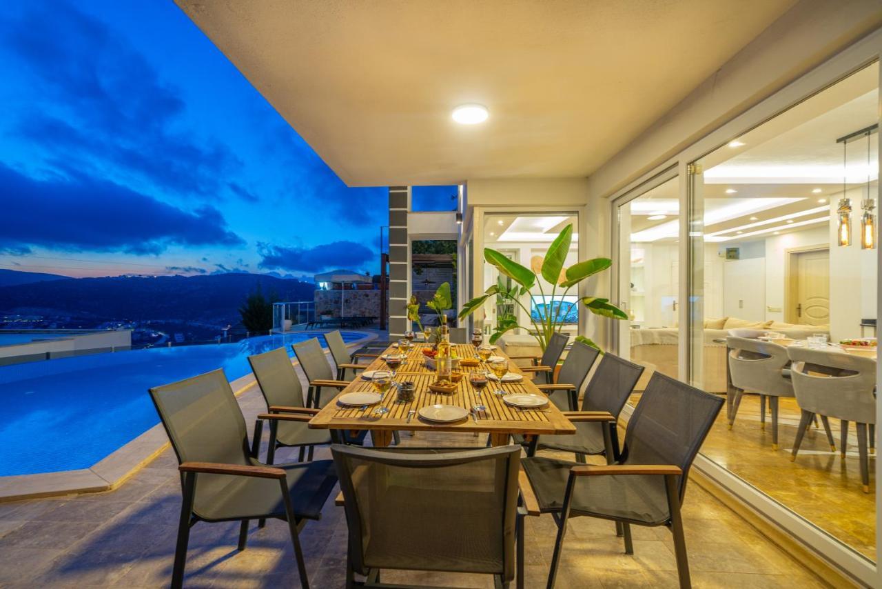 Luxury 5 Bedroom In Great Sea Views