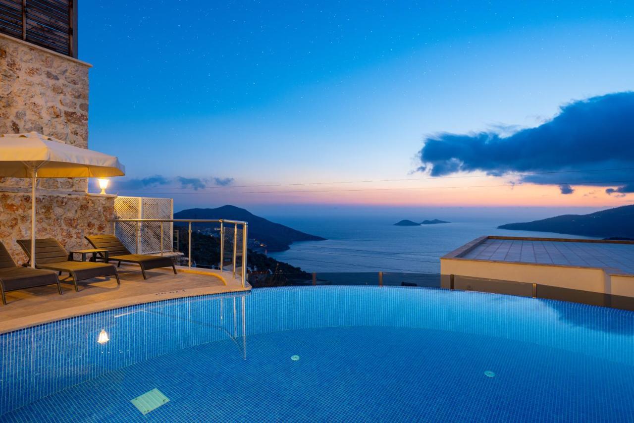 Luxury 5 Bedroom In Great Sea Views *