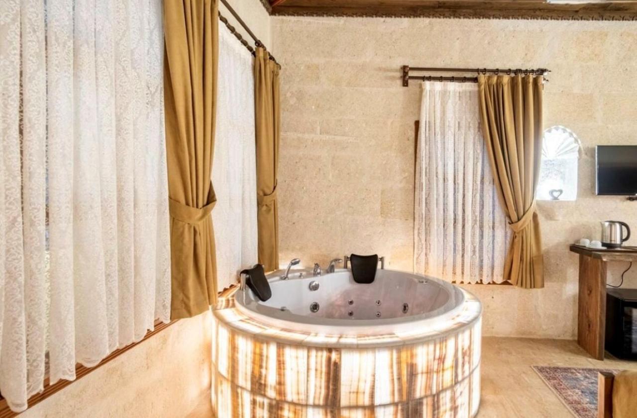 Uzay Cave Hotel