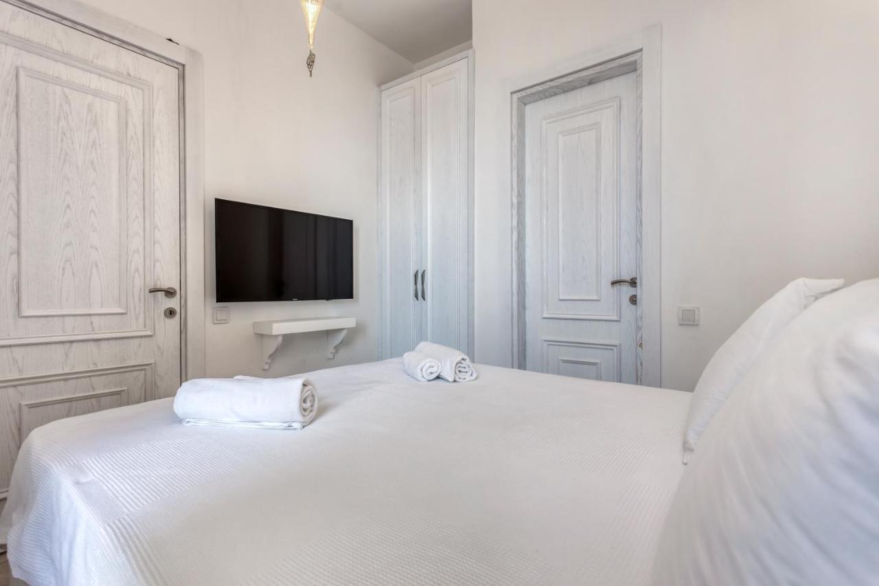 Villa Lucida - Hills - Exclusive With Private Pool And Majestic Sea Views
