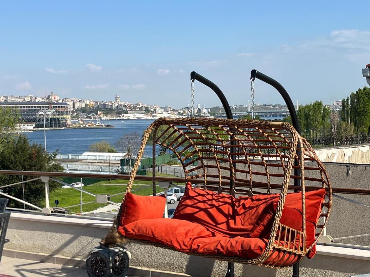 Waterfront By The Tram - Terrace With Dome & Golden Horn View In Fatih *