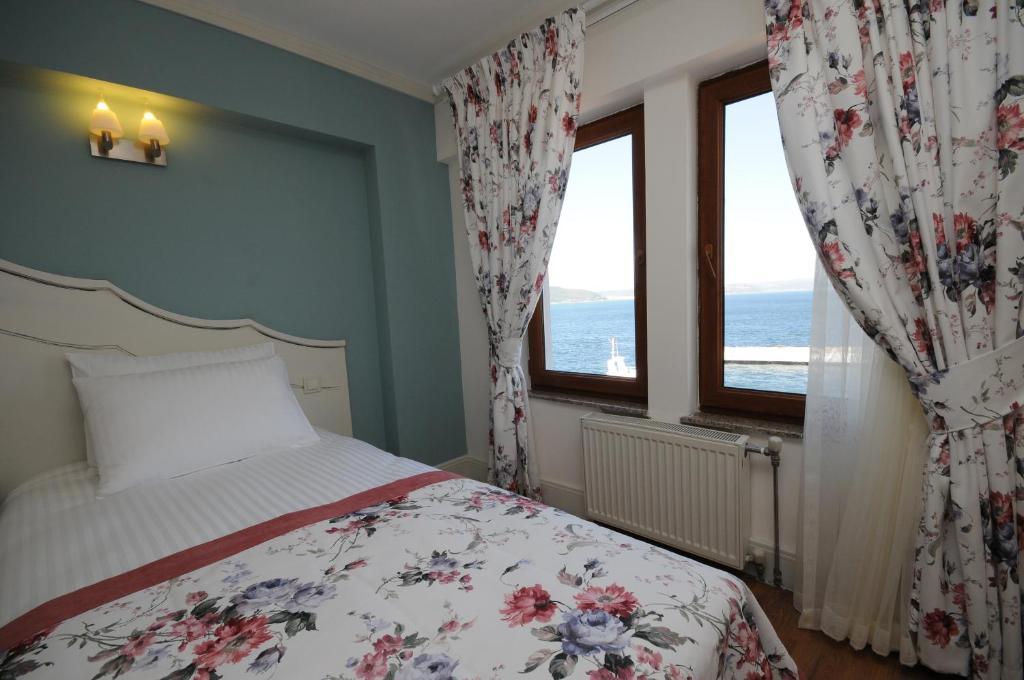 Limani Hotel 2*