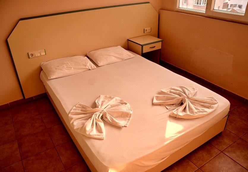 Ikbal Hotel Side