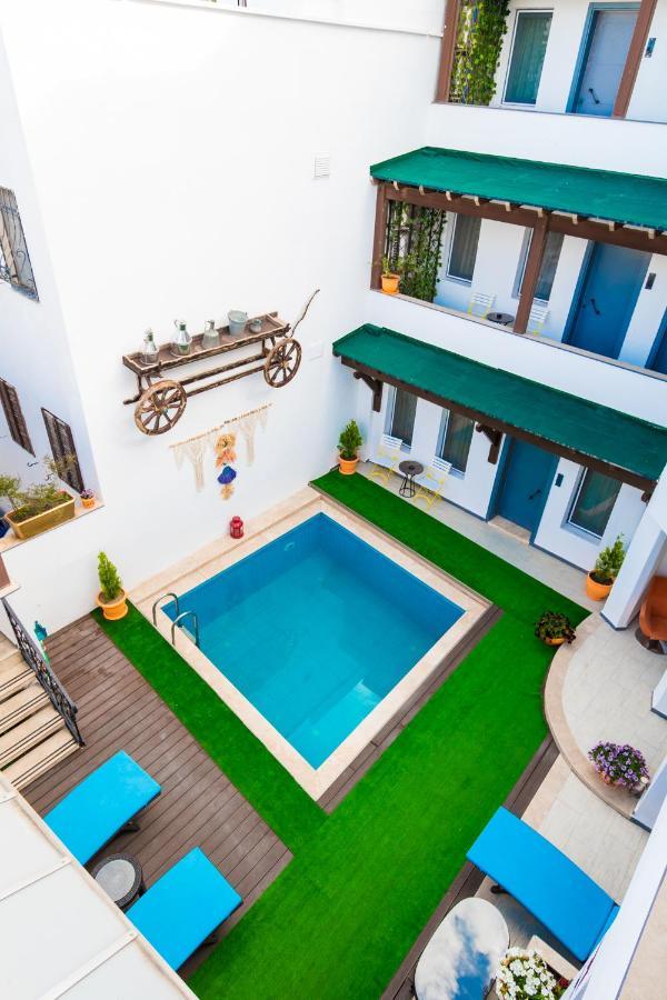 7 Art Feslegen By Egeos Hotel 3*