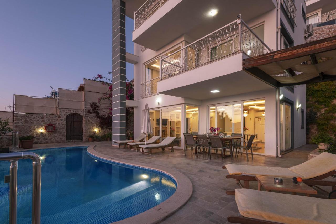4 Bedroom Luxury In With Great Sea Views Villa *